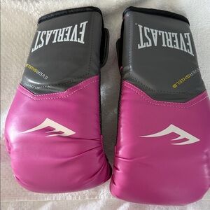 Everlast Vibrant Pink and Sleek Gray Gloves